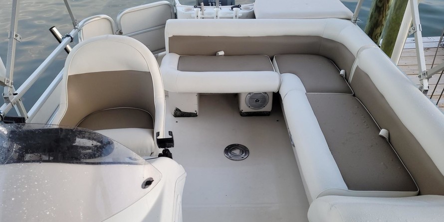 Hurricane fundeck 232