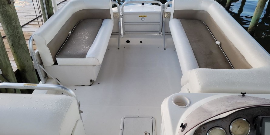 Hurricane fundeck 232