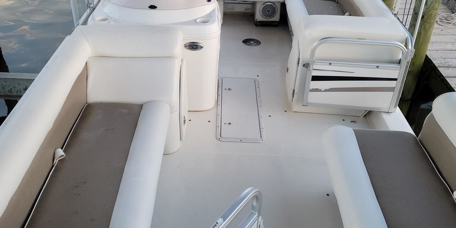 Hurricane fundeck 232