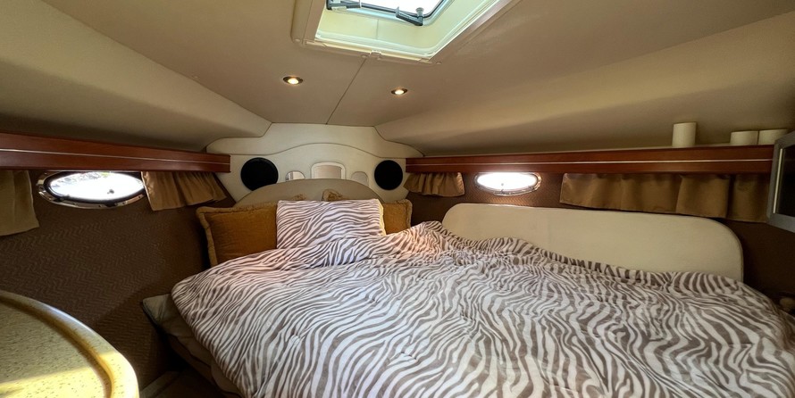 Sea ray 390 express cruiser