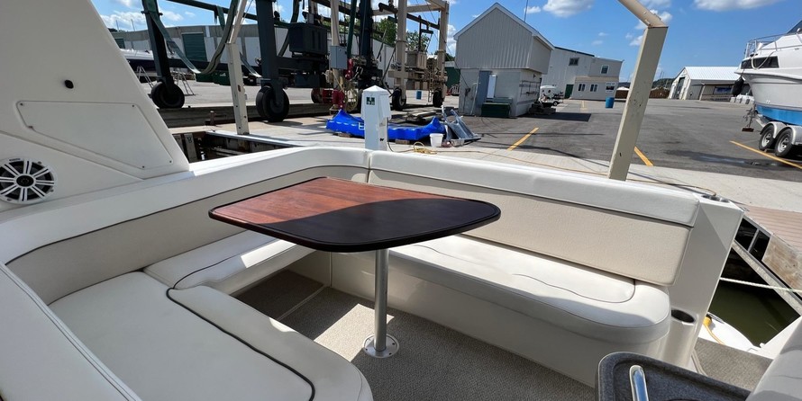 Sea ray 390 express cruiser