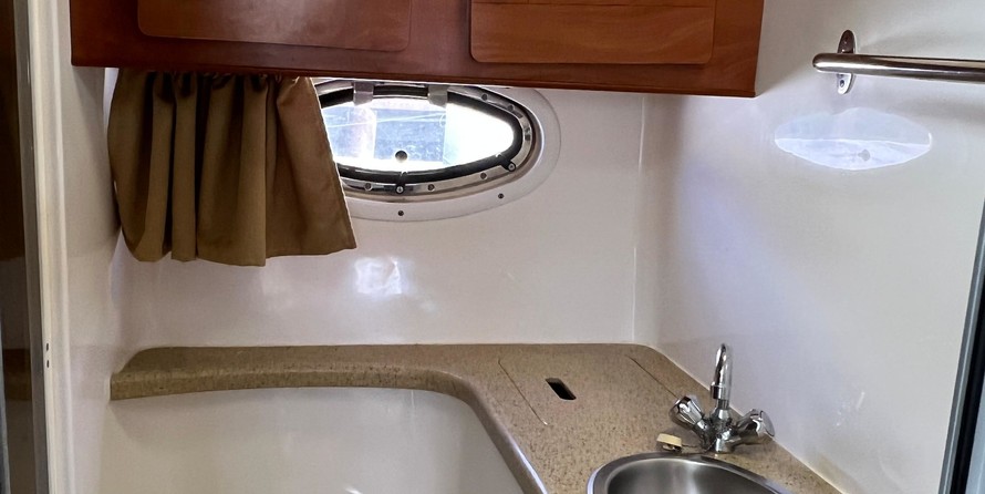 Sea ray 390 express cruiser