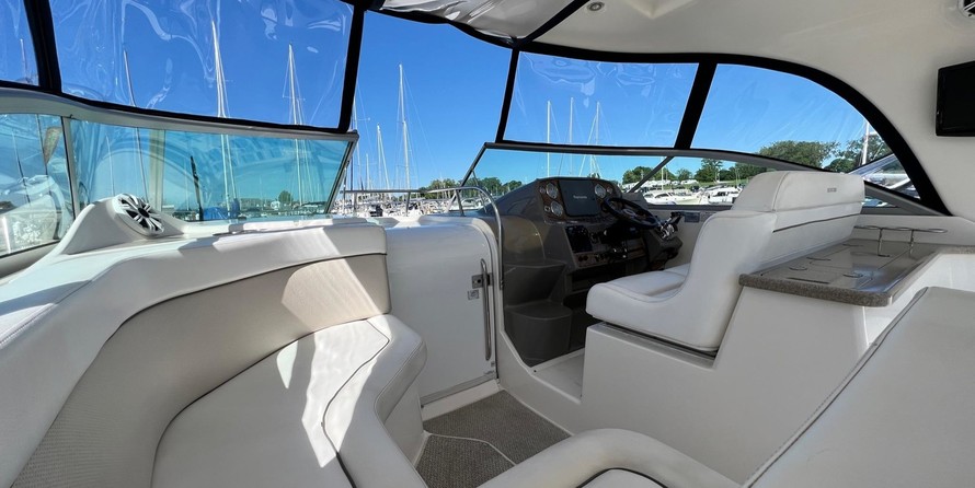 Sea ray 390 express cruiser