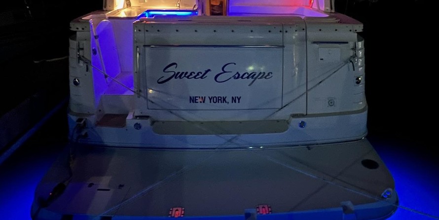 Sea ray 390 express cruiser