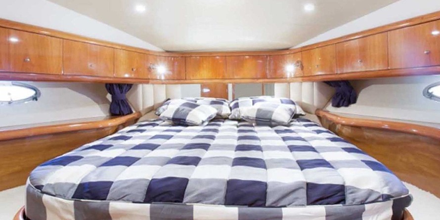 Sunseeker Camargue 52