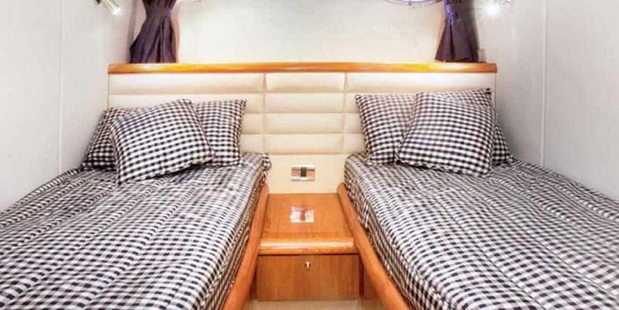 Sunseeker Camargue 52