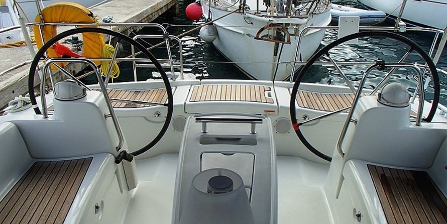 Beneteau Oceanis 43