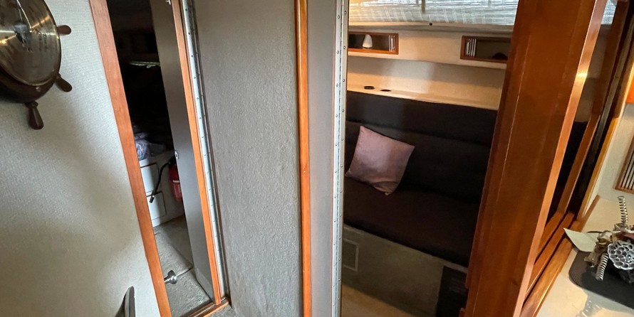 Sea ray 390 express cruiser