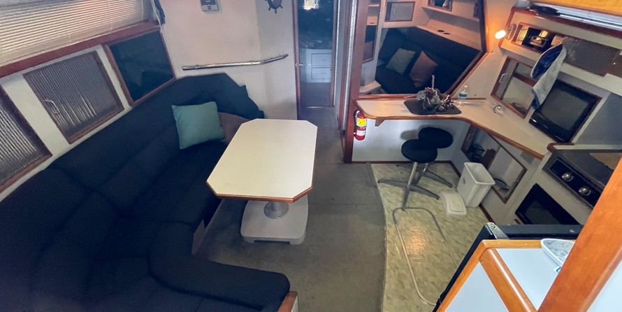 Sea ray 390 express cruiser