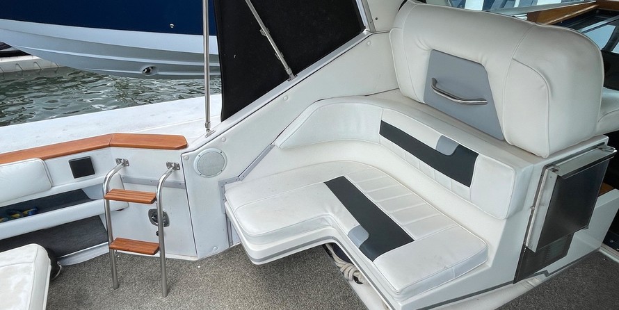 Sea ray 390 express cruiser