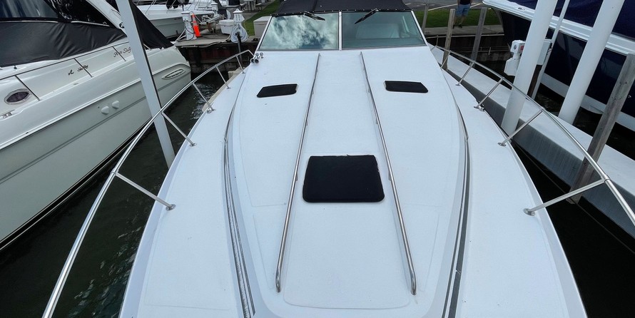 Sea ray 390 express cruiser