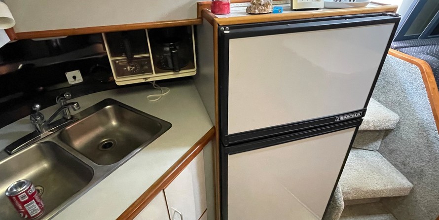 Sea ray 390 express cruiser