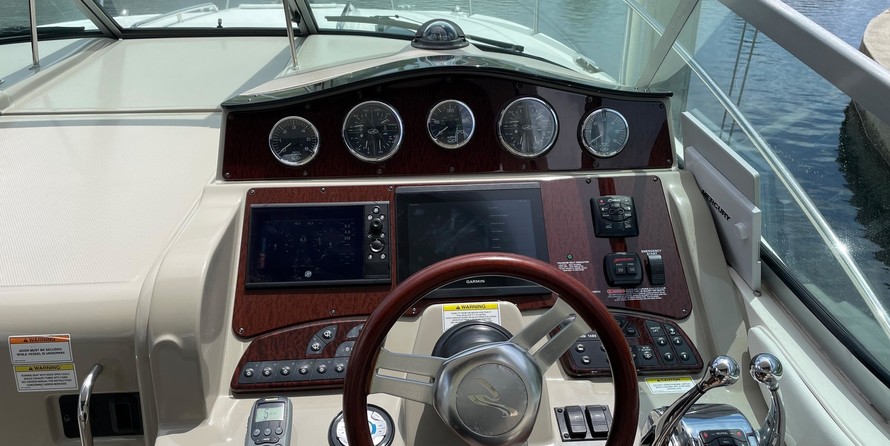 Sea Ray 330 Sundancer