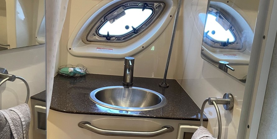 Sea Ray 330 Sundancer