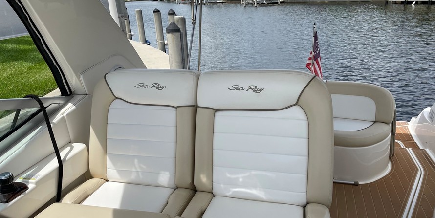 Sea Ray 330 Sundancer