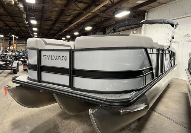 60 x 16 tri-toon passenger vessel