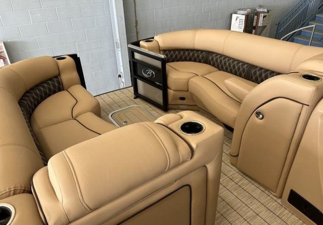 60 x 16 tri-toon passenger vessel