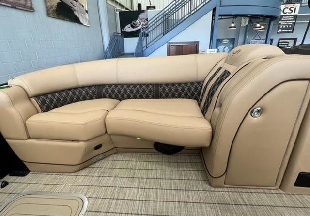 60 x 16 tri-toon passenger vessel