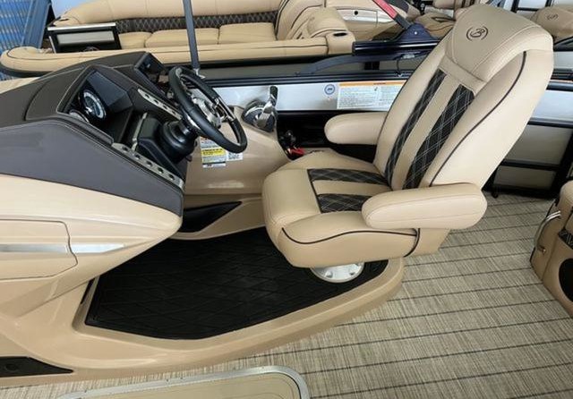 60 x 16 tri-toon passenger vessel