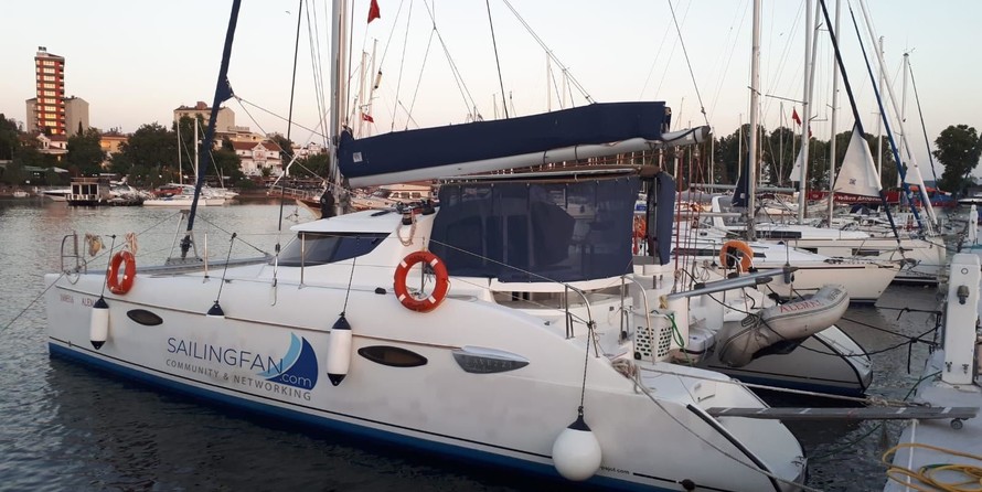 Fountaine Pajot Lavezzi 40