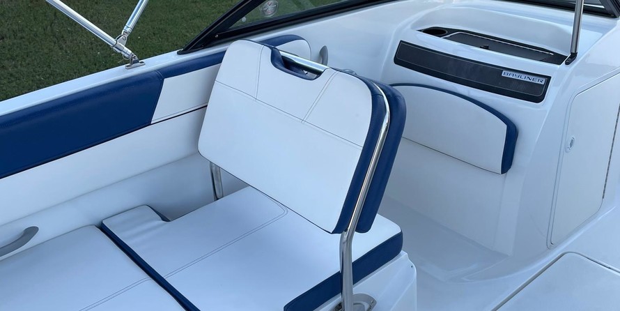 Bayliner VR5 BOWRIDER