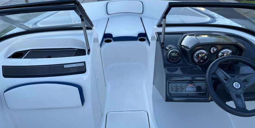 Bayliner VR5 BOWRIDER