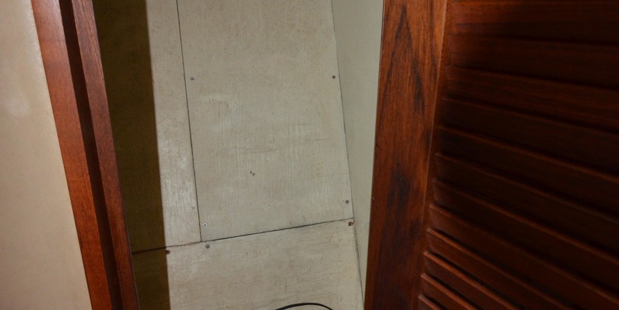 Chris-Craft Commander 44