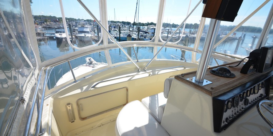 Chris-Craft Commander 44