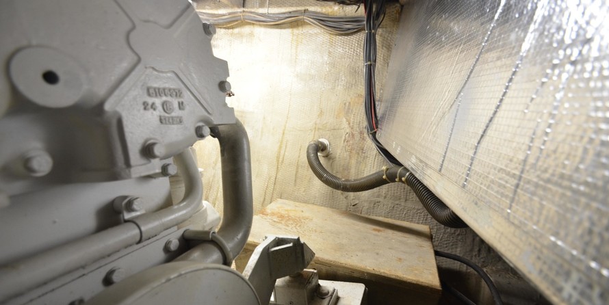 Chris-Craft Commander 44