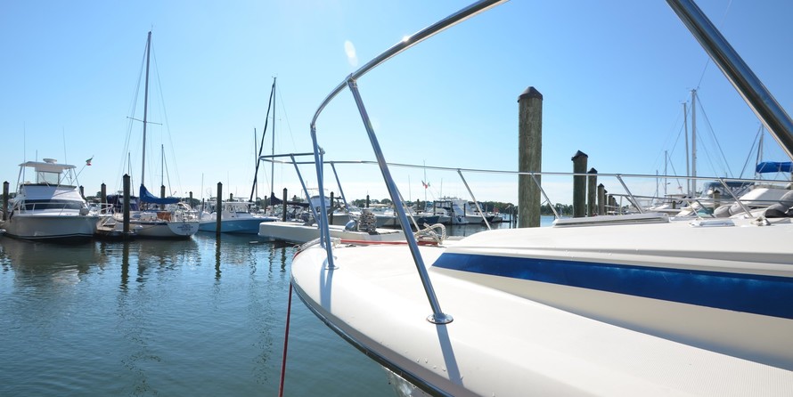 Chris-Craft Commander 44