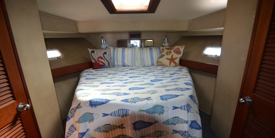 Chris-Craft Commander 44