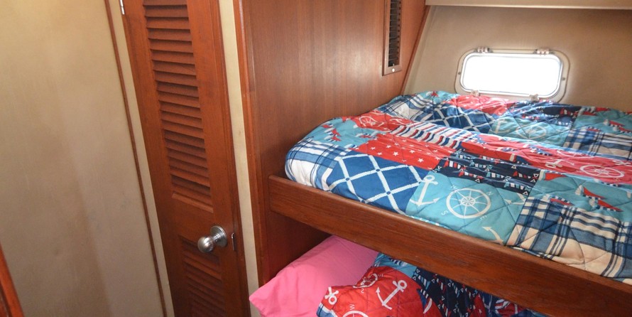 Chris-Craft Commander 44