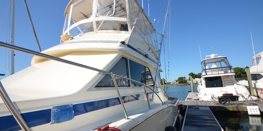 Chris-Craft Commander 44