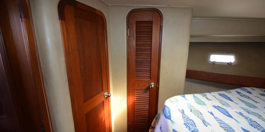 Chris-Craft Commander 44