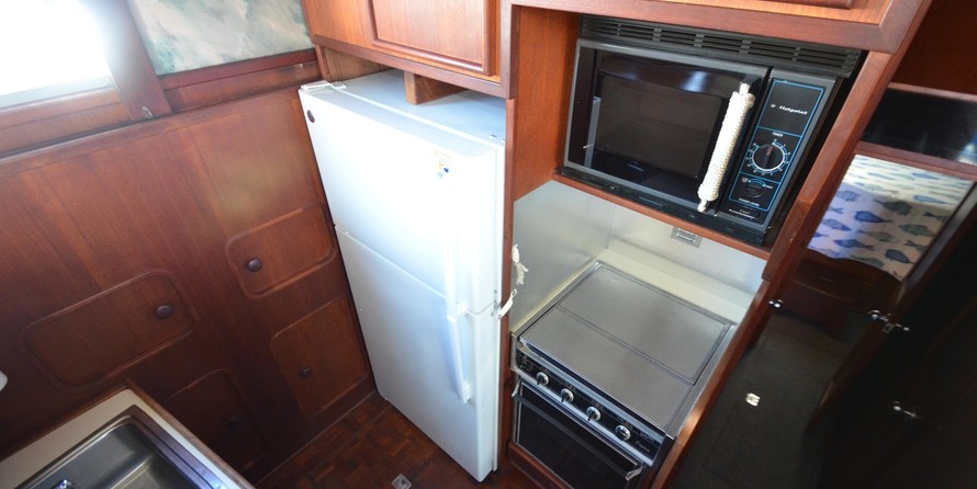 Chris-Craft Commander 44