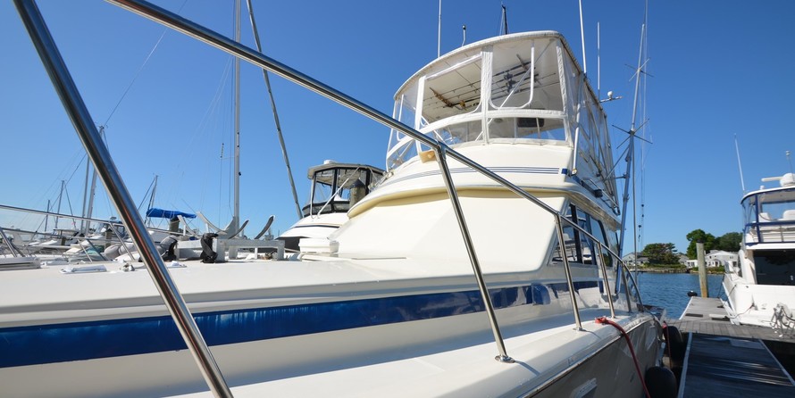 Chris-Craft Commander 44