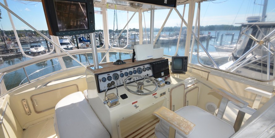 Chris-Craft Commander 44