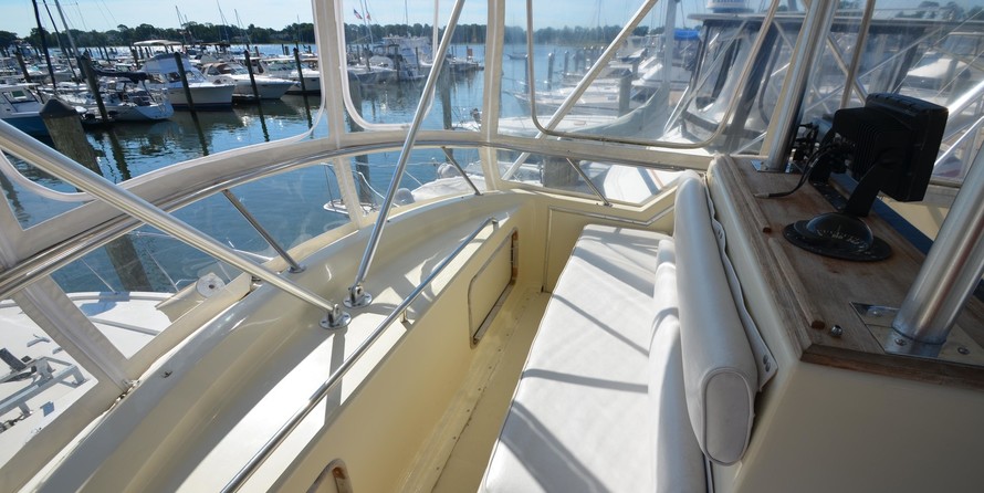 Chris-Craft Commander 44