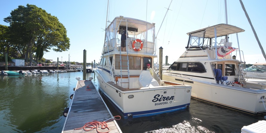 Chris-Craft Commander 44