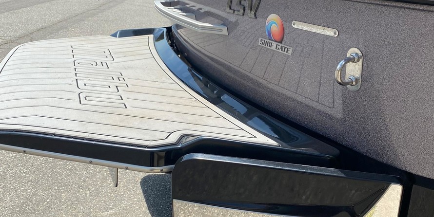 Malibu Wakesetter 25 LSV