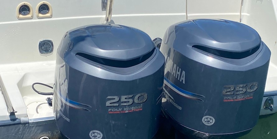 Grady-White Marlin 300