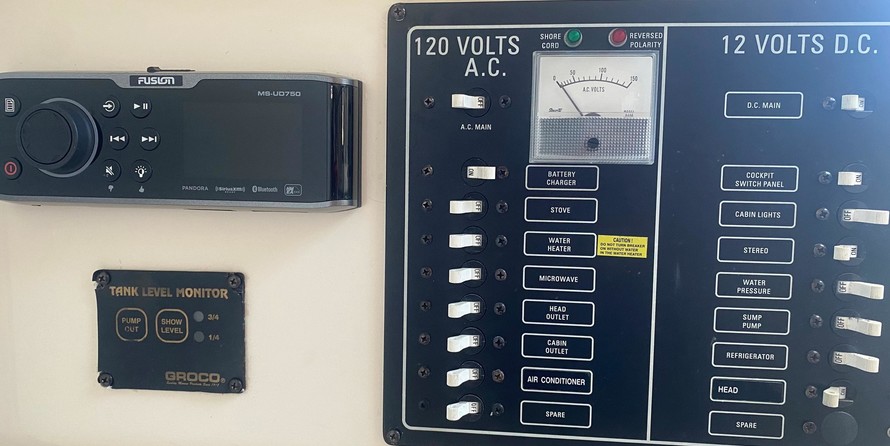 Grady-White Marlin 300