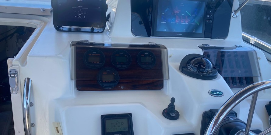 Grady-White Marlin 300