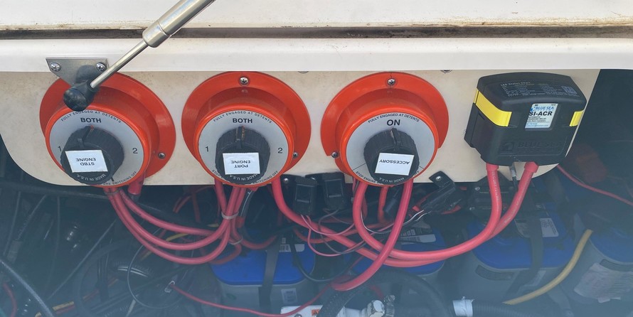 Grady-White Marlin 300