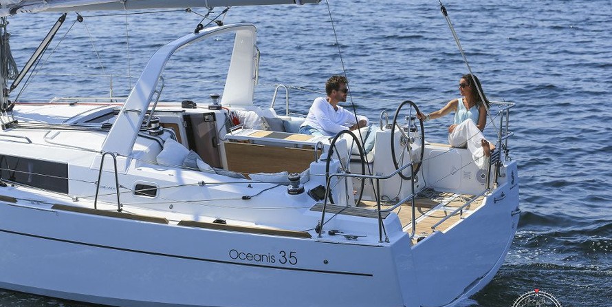 Beneteau Oceanis 35