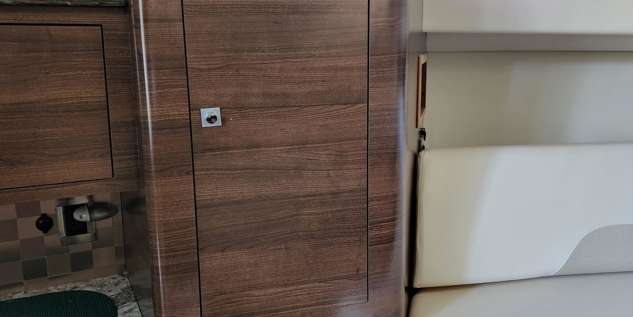 Boston Whaler 345 Conquest