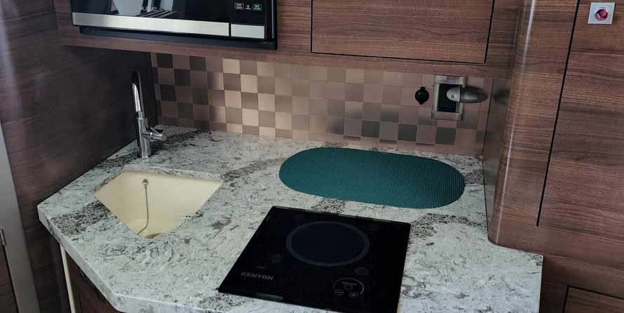 Boston Whaler 345 Conquest