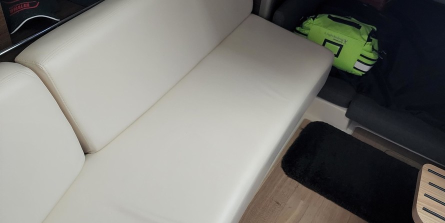 Boston Whaler 345 Conquest