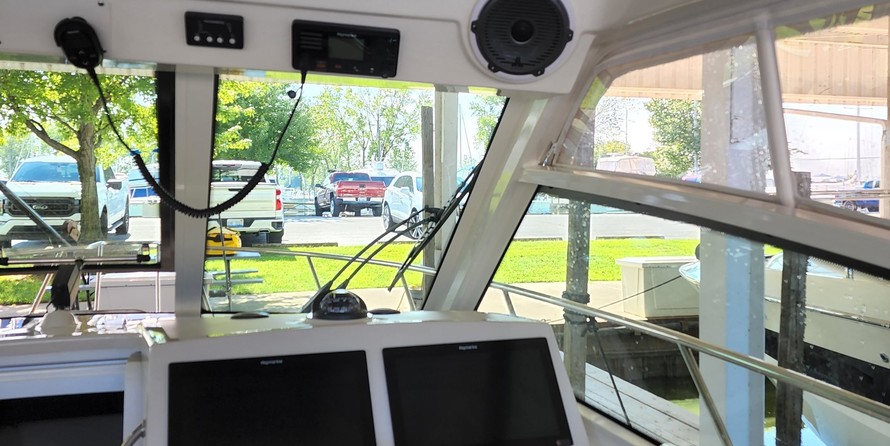 Boston Whaler 345 Conquest