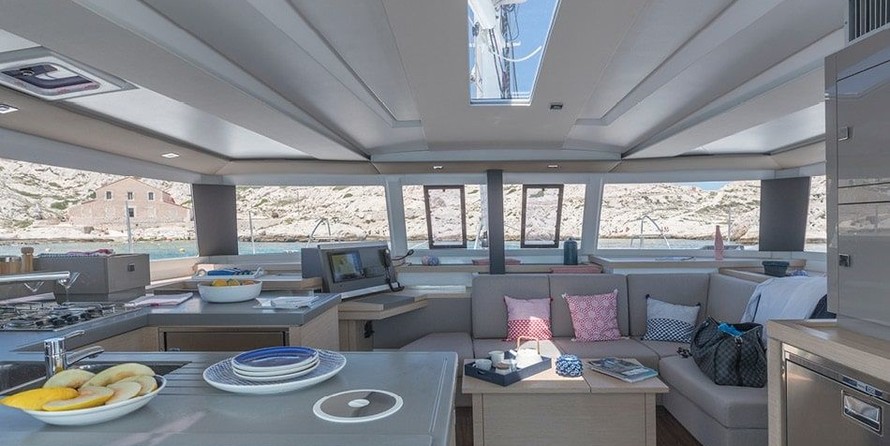 Fountaine Pajot Astréa 42